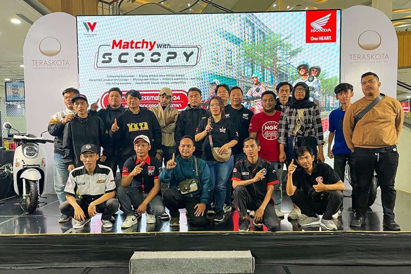 Komunitas Honda foto bersama usai bedah dan jajal New Honda Scoopy di Tangerang