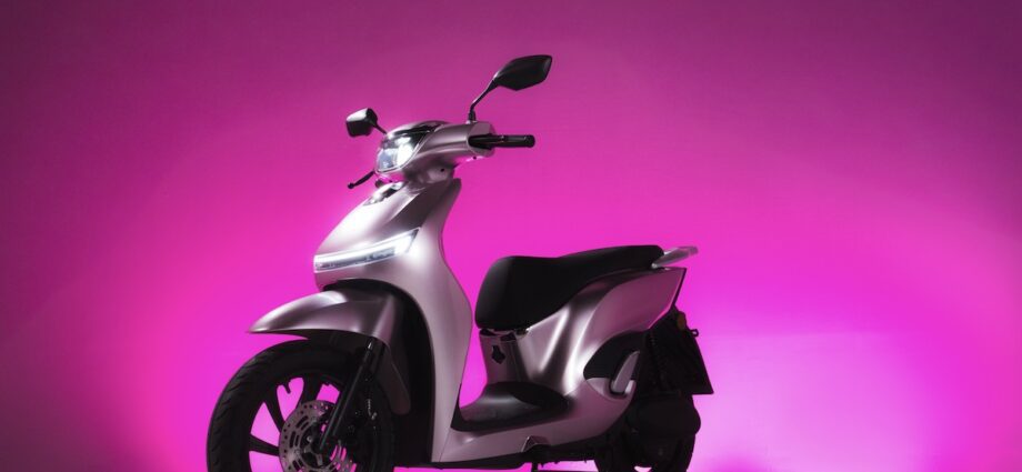 Indomobil Emotor Adora Raih Penghargaan Motor Terbaik 2025